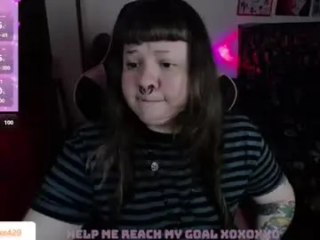 Destroyall420  live sex cam