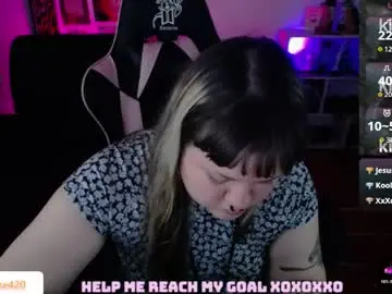 Destroyall420  live sex cam