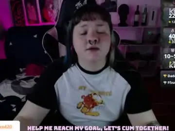 Destroyall420  live sex cam