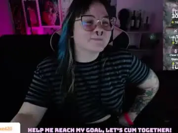 Destroyall420  live sex cam