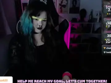 Destroyall420  live sex cam