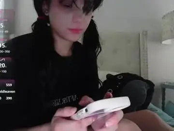 Esoterickitten777  live sex cam
