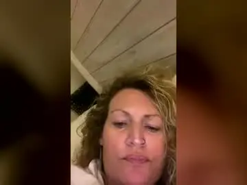 Freakywhitegirl696  live sex cam