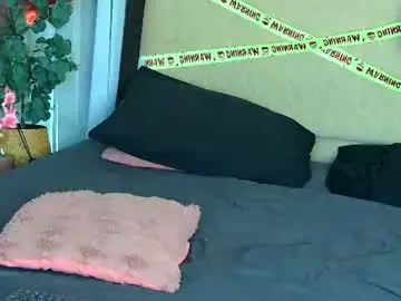 Kissmelolaa  live sex cam