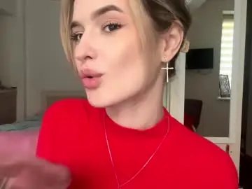 Madelenequirk  live sex cam