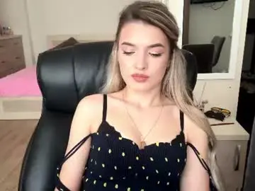 Madelenequirk  live sex cam