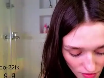 Mia_g_  live sex cam