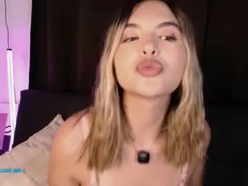 Odett_a  live sex cam