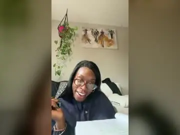 Cocoareign96  live sex cam