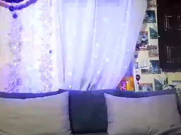 Krisred2  live sex cam