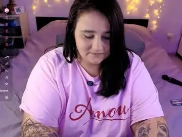 Naughtykiss22  live sex cam