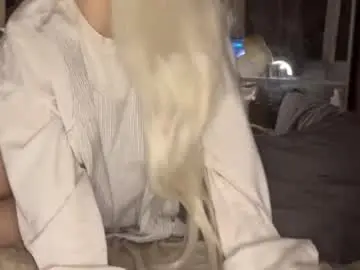 Nikoli_naw  live sex cam