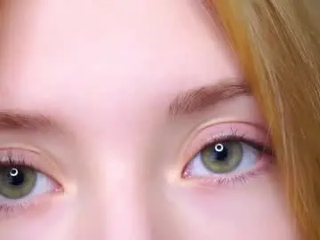 Sunnmoonn  live sex cam