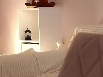 Sunnmoonn  live sex cam