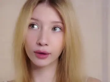 Sunnmoonn  live sex cam