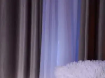 Sunnmoonn  live sex cam