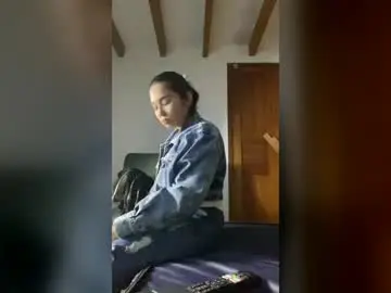 Adaira31  live sex cam
