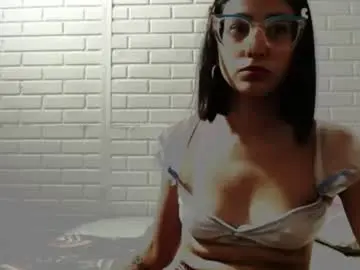 Crystalstonee1  live sex cam