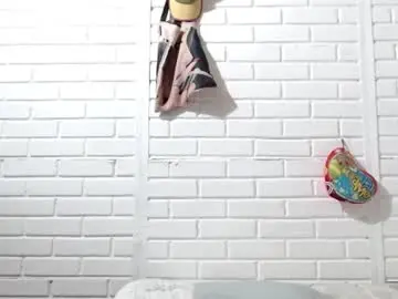 Crystalstonee1  live sex cam
