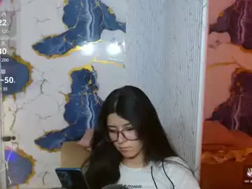 Emy_tay  live sex cam