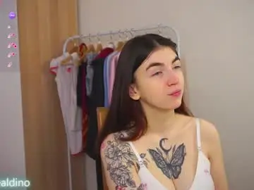 Honeykadakia  live sex cam