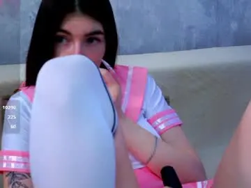 Honeykadakia  live sex cam