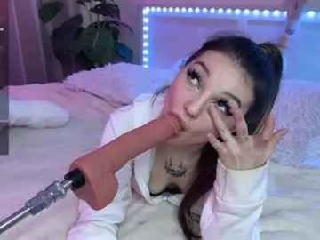 Lunavine  live sex cam