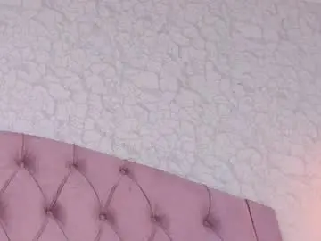 Saraa_joness_  live sex cam