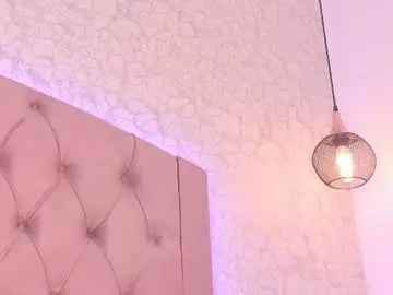 Saraa_joness_  live sex cam