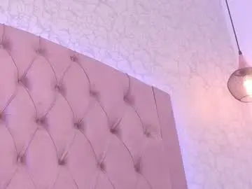 Saraa_joness_  live sex cam