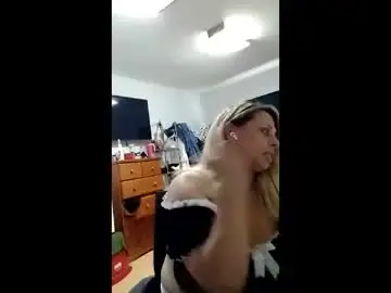 Hotmilf187  live sex cam