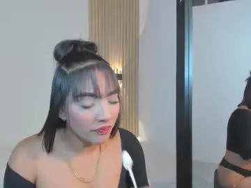 Roxanerichie  live sex cam