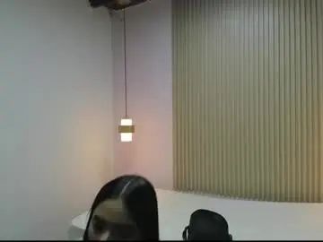 Roxanerichie  live sex cam