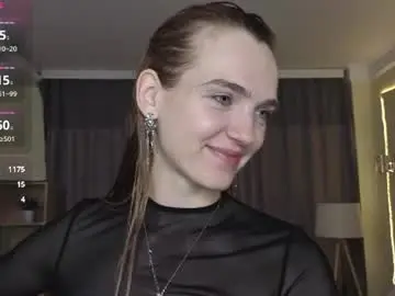 Tomikavilandre  live sex cam