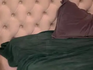 Alenacapricious  live sex cam