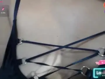 Babyschoolgiirl  live sex cam