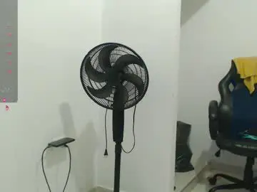 Blumbum  live sex cam