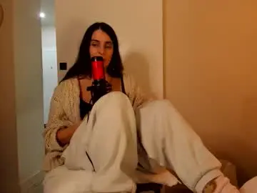 Chillwithcamii  live sex cam