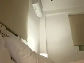Chillwithcamii  live sex cam