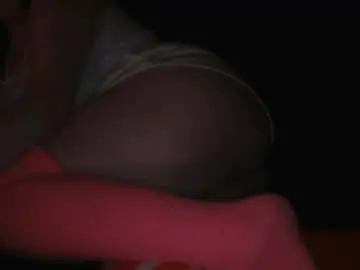 Curvypeach69  live sex cam