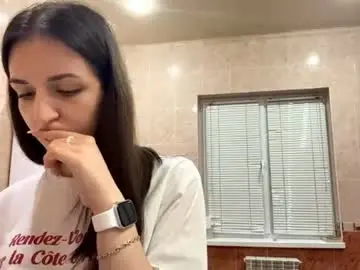 Darcischatzel  live sex cam