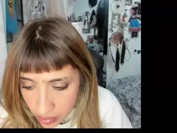 Divinegaia  live sex cam