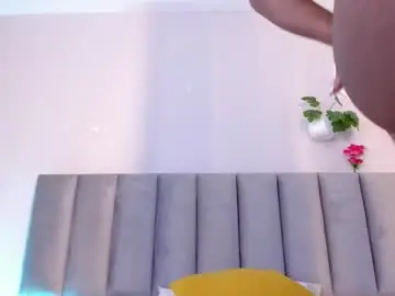 Emely_deluxe  live sex cam