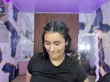 Peachy_tay  live sex cam