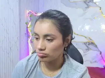 Peachy_tay  live sex cam