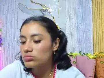Peachy_tay  live sex cam