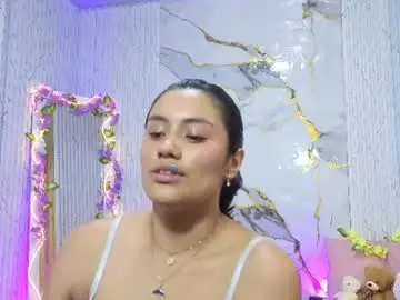 Peachy_tay  live sex cam