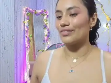 Peachy_tay  live sex cam