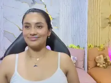 Peachy_tay  live sex cam