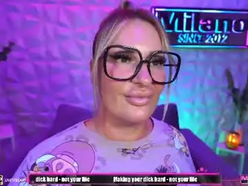 Tamaramilano  live sex cam